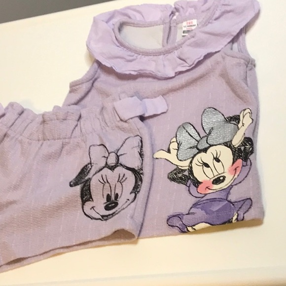 DISNEY MICKEY AND FRIENDS GIRL SIZE 24-36 MONTHS MINNIE SHORTS AND TOP SET - Picture 9 of 9
